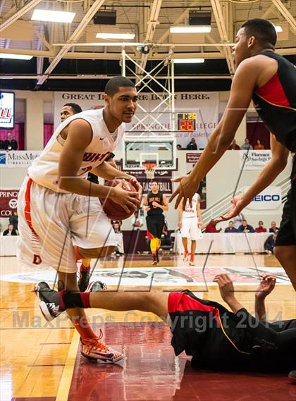 Thumbnail 1 in Whitney Young vs. Oak Hill Academy (Spalding Hoophall Classic) photogallery.