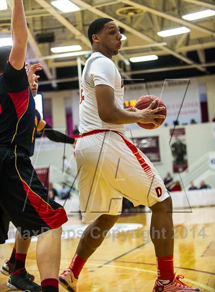 Thumbnail 2 in Whitney Young vs. Oak Hill Academy (Spalding Hoophall Classic) photogallery.