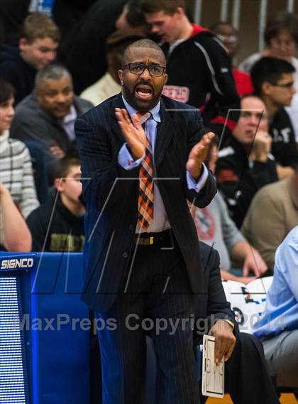 Thumbnail 2 in Whitney Young vs. Oak Hill Academy (Spalding Hoophall Classic) photogallery.