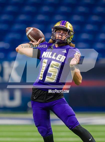 Thumbnail 3 in Miller vs. DeSoto photogallery.