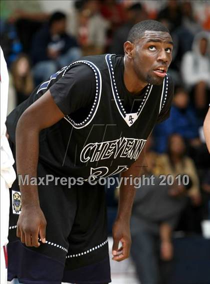 Thumbnail 2 in Cheyenne vs. Washington (Johnnie Cochran Classic) photogallery.