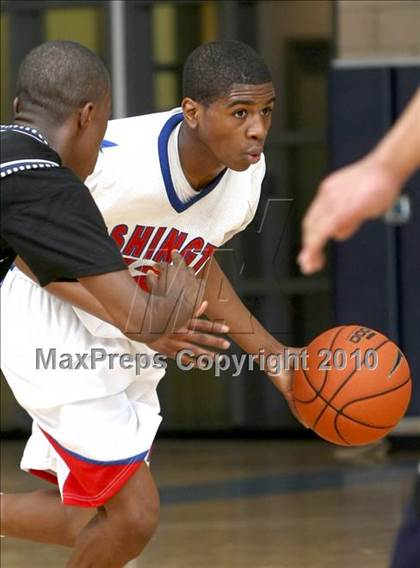 Thumbnail 3 in Cheyenne vs. Washington (Johnnie Cochran Classic) photogallery.