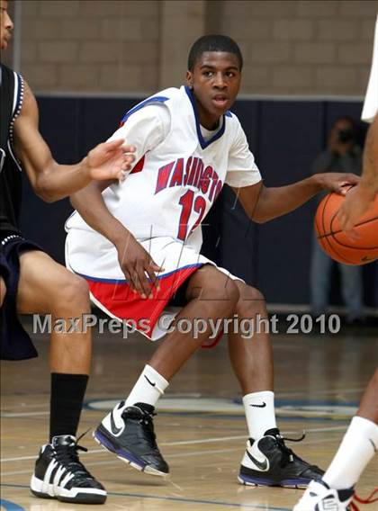 Thumbnail 1 in Cheyenne vs. Washington (Johnnie Cochran Classic) photogallery.