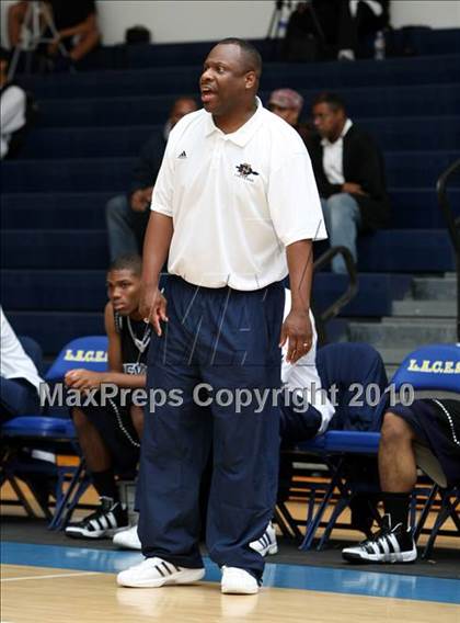Thumbnail 1 in Cheyenne vs. Washington (Johnnie Cochran Classic) photogallery.