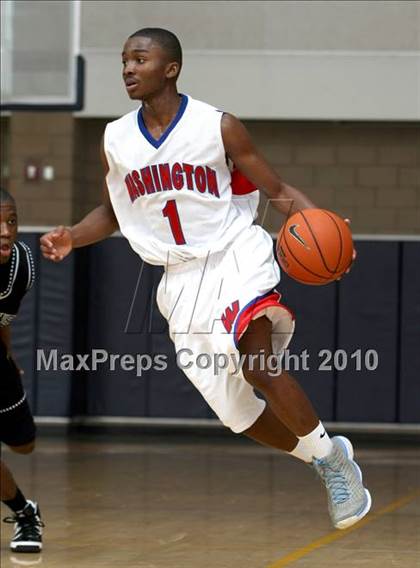 Thumbnail 2 in Cheyenne vs. Washington (Johnnie Cochran Classic) photogallery.