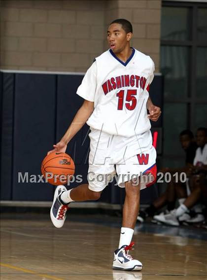 Thumbnail 2 in Cheyenne vs. Washington (Johnnie Cochran Classic) photogallery.