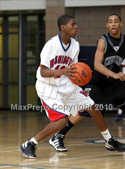 Thumbnail 3 in Cheyenne vs. Washington (Johnnie Cochran Classic) photogallery.