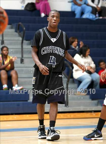 Thumbnail 1 in Cheyenne vs. Washington (Johnnie Cochran Classic) photogallery.