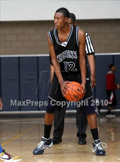 Thumbnail 2 in Cheyenne vs. Washington (Johnnie Cochran Classic) photogallery.