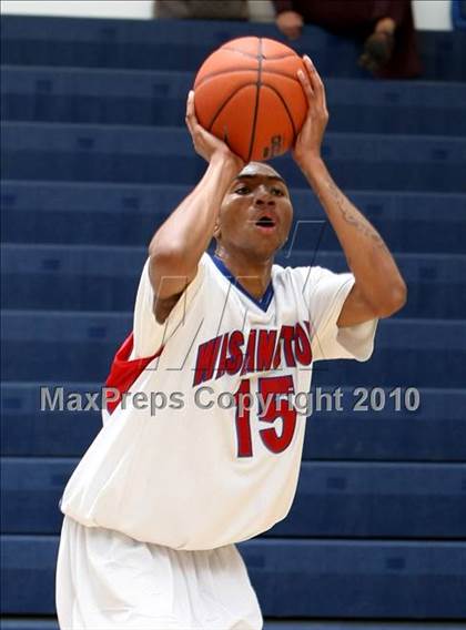 Thumbnail 1 in Cheyenne vs. Washington (Johnnie Cochran Classic) photogallery.