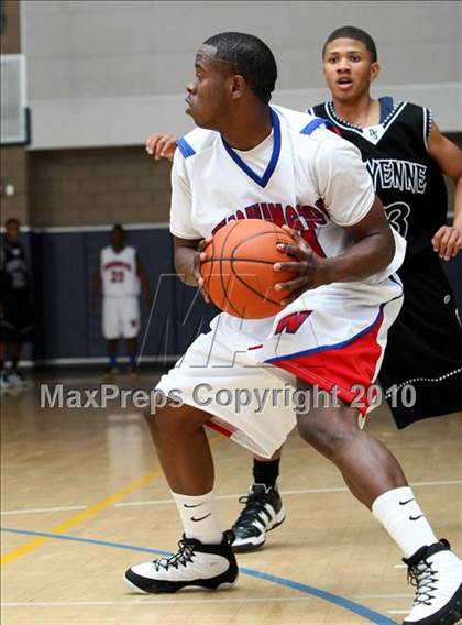 Thumbnail 3 in Cheyenne vs. Washington (Johnnie Cochran Classic) photogallery.
