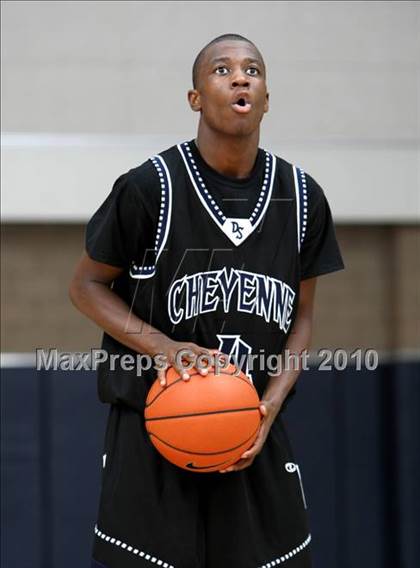 Thumbnail 2 in Cheyenne vs. Washington (Johnnie Cochran Classic) photogallery.