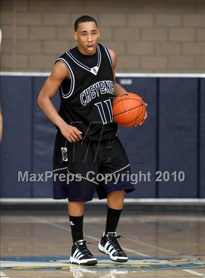 Thumbnail 2 in Cheyenne vs. Washington (Johnnie Cochran Classic) photogallery.