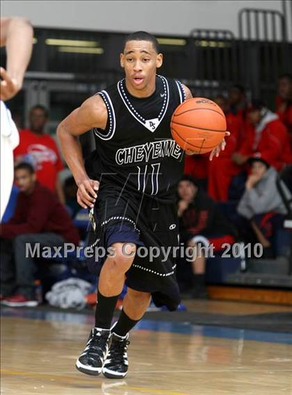 Thumbnail 3 in Cheyenne vs. Washington (Johnnie Cochran Classic) photogallery.