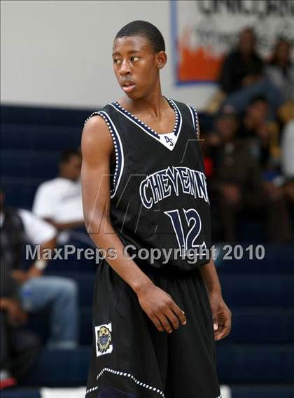 Thumbnail 1 in Cheyenne vs. Washington (Johnnie Cochran Classic) photogallery.