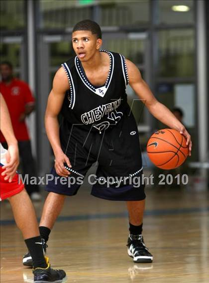 Thumbnail 1 in Cheyenne vs. Washington (Johnnie Cochran Classic) photogallery.