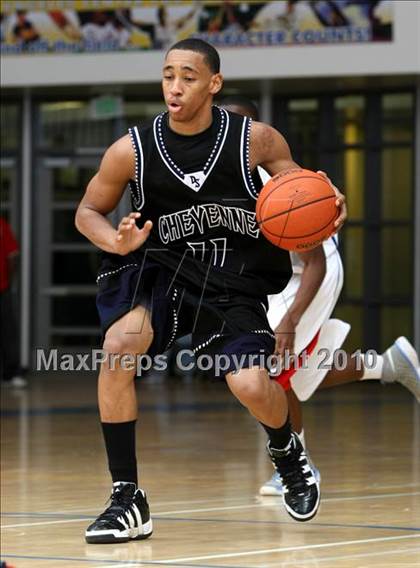 Thumbnail 2 in Cheyenne vs. Washington (Johnnie Cochran Classic) photogallery.