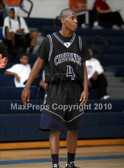 Thumbnail 3 in Cheyenne vs. Washington (Johnnie Cochran Classic) photogallery.
