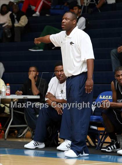 Thumbnail 1 in Cheyenne vs. Washington (Johnnie Cochran Classic) photogallery.
