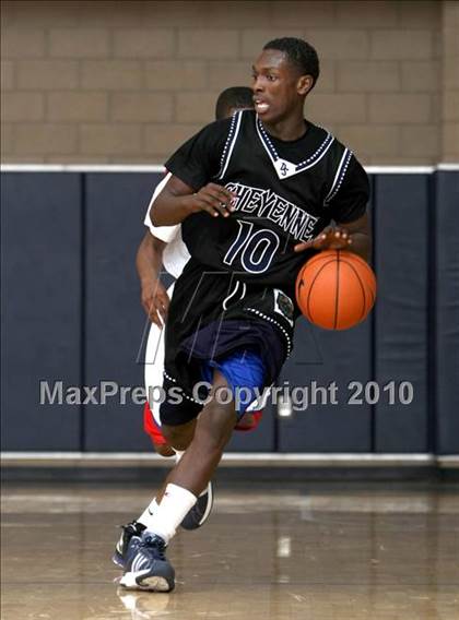 Thumbnail 1 in Cheyenne vs. Washington (Johnnie Cochran Classic) photogallery.