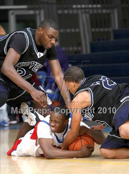 Thumbnail 1 in Cheyenne vs. Washington (Johnnie Cochran Classic) photogallery.