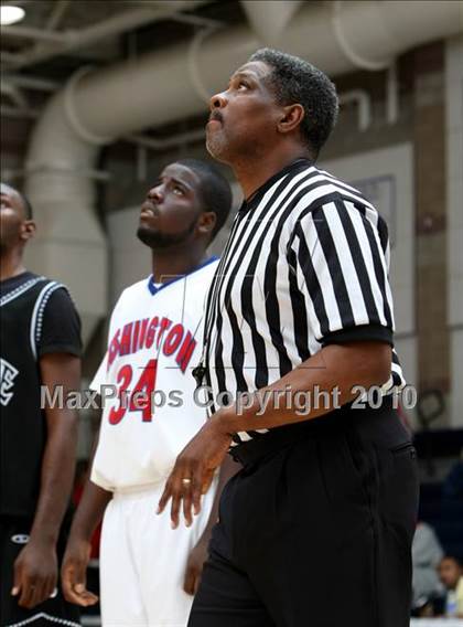 Thumbnail 1 in Cheyenne vs. Washington (Johnnie Cochran Classic) photogallery.