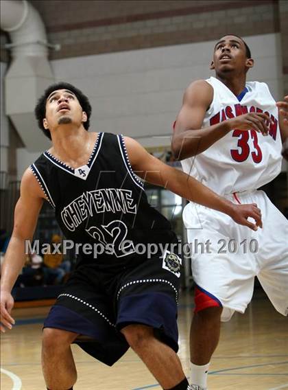 Thumbnail 3 in Cheyenne vs. Washington (Johnnie Cochran Classic) photogallery.