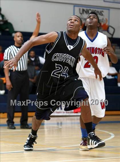 Thumbnail 2 in Cheyenne vs. Washington (Johnnie Cochran Classic) photogallery.