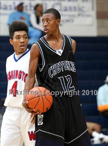 Thumbnail 2 in Cheyenne vs. Washington (Johnnie Cochran Classic) photogallery.