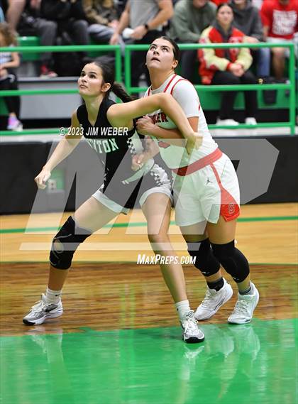 Thumbnail 3 in Stigler vs. Quinton photogallery.