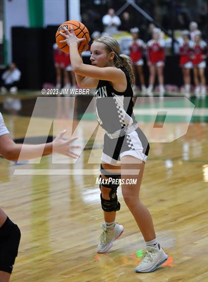 Thumbnail 2 in Stigler vs. Quinton photogallery.