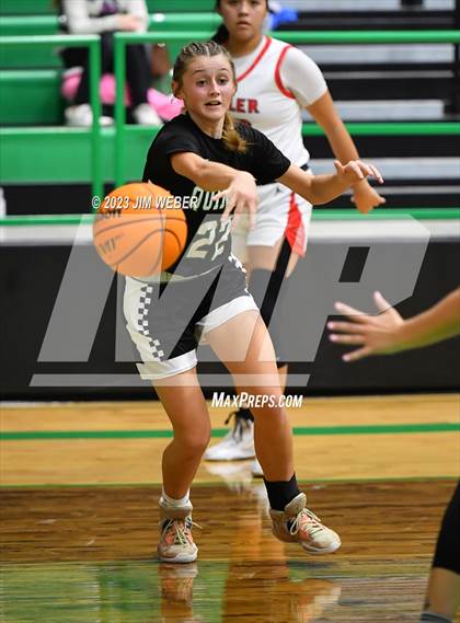 Thumbnail 3 in Stigler vs. Quinton photogallery.
