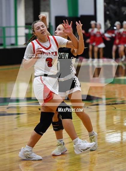 Thumbnail 2 in Stigler vs. Quinton photogallery.