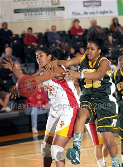 Thumbnail 1 in Kennedy vs. St. Francis (Hoops Classic 2009) photogallery.