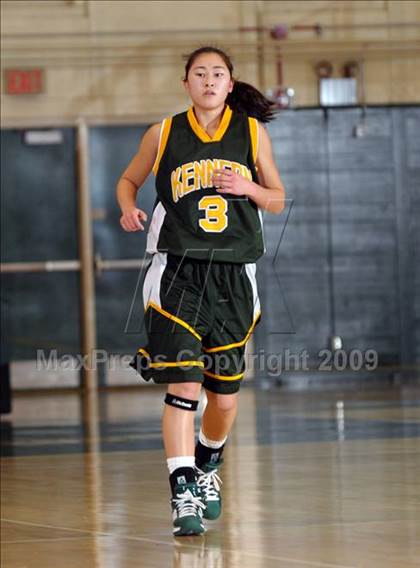 Thumbnail 2 in Kennedy vs. St. Francis (Hoops Classic 2009) photogallery.