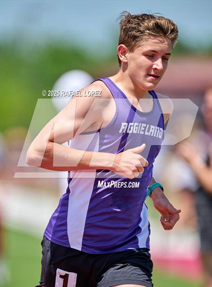 Thumbnail 1 in Lake Houston Conquerors Invitational (1600M) photogallery.
