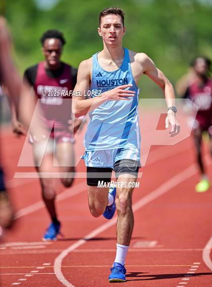 Thumbnail 2 in Lake Houston Conquerors Invitational (1600M) photogallery.