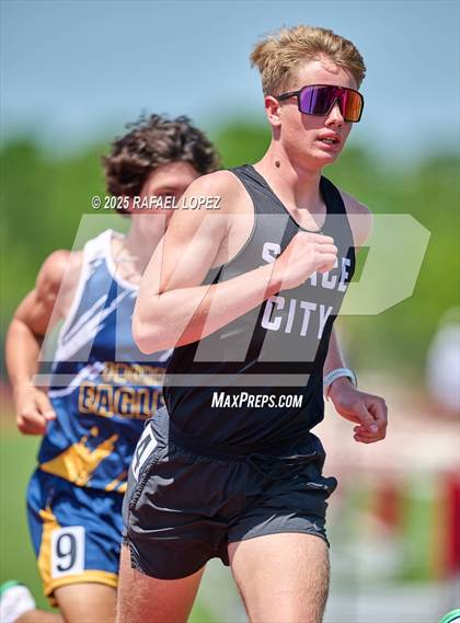 Thumbnail 2 in Lake Houston Conquerors Invitational (1600M) photogallery.
