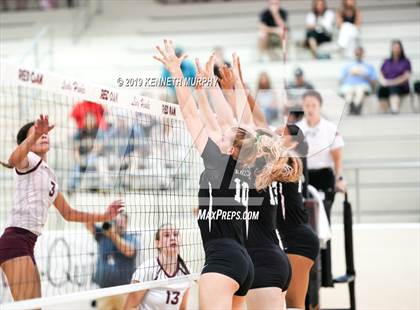 Thumbnail 3 in Waxahachie vs Red Oak photogallery.