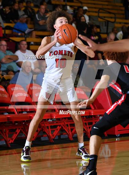 Thumbnail 1 in Etiwanda vs. Westchester (Nike Extravaganza) photogallery.