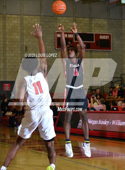 Thumbnail 2 in Etiwanda vs. Westchester (Nike Extravaganza) photogallery.