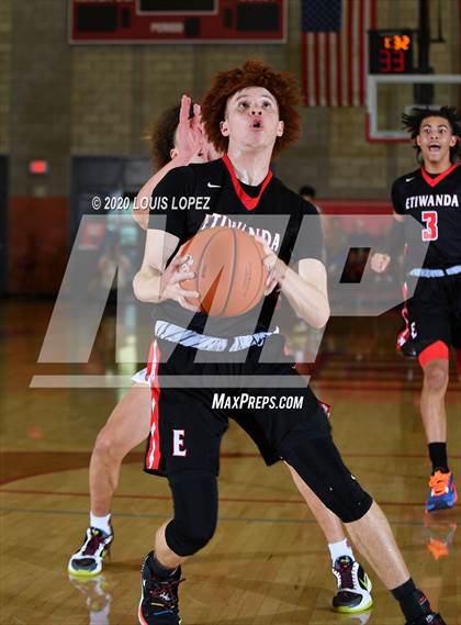 Thumbnail 1 in Etiwanda vs. Westchester (Nike Extravaganza) photogallery.
