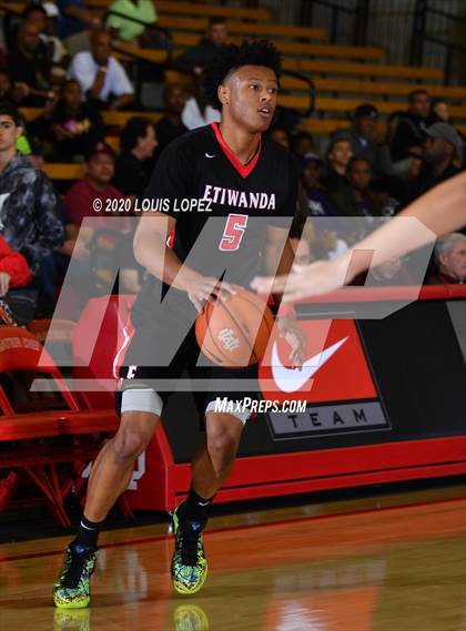 Thumbnail 1 in Etiwanda vs. Westchester (Nike Extravaganza) photogallery.