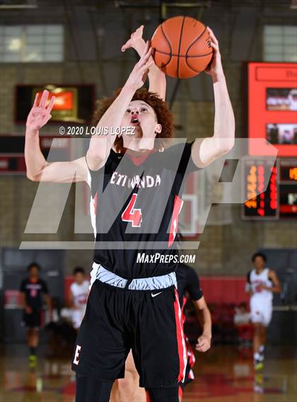 Thumbnail 2 in Etiwanda vs. Westchester (Nike Extravaganza) photogallery.