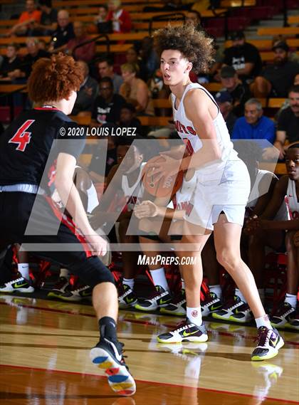 Thumbnail 3 in Etiwanda vs. Westchester (Nike Extravaganza) photogallery.