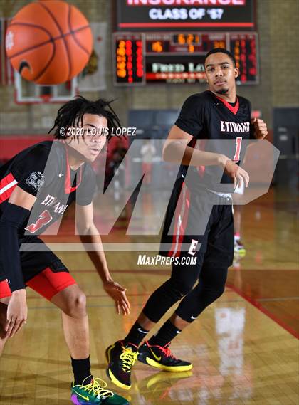 Thumbnail 1 in Etiwanda vs. Westchester (Nike Extravaganza) photogallery.