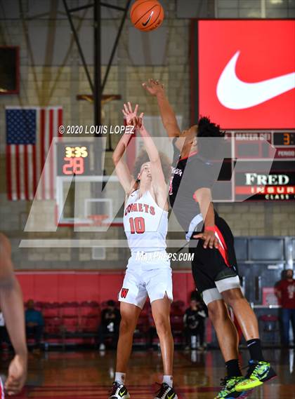 Thumbnail 1 in Etiwanda vs. Westchester (Nike Extravaganza) photogallery.