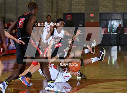 Thumbnail 3 in Etiwanda vs. Westchester (Nike Extravaganza) photogallery.
