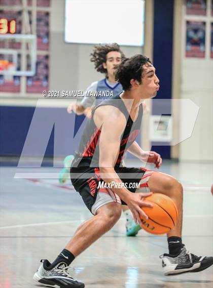 Thumbnail 2 in Palisades vs Centennial (19th Annual Rose City Roundball classic) photogallery.