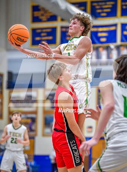 Thumbnail 1 in Flippin vs Greene County Tech (Ultimate Auto Tournament) photogallery.